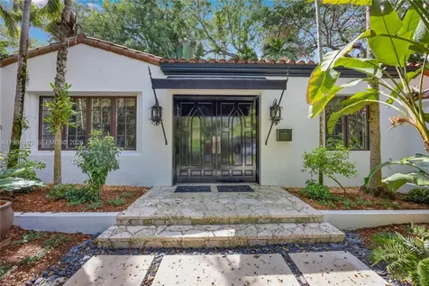 3820 Braganza Avenue Miami FL 33133