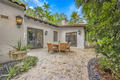 3820 Braganza Avenue Miami FL 33133