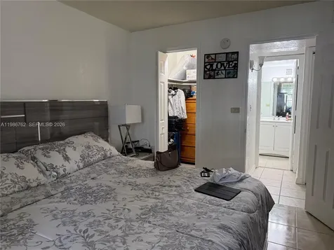 4550 NW 9th Street Miami FL 33126