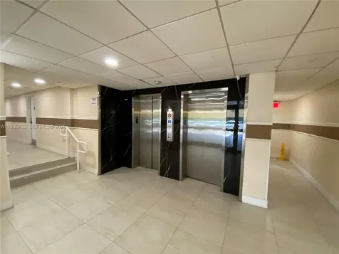 4550 NW 9th Street Miami FL 33126