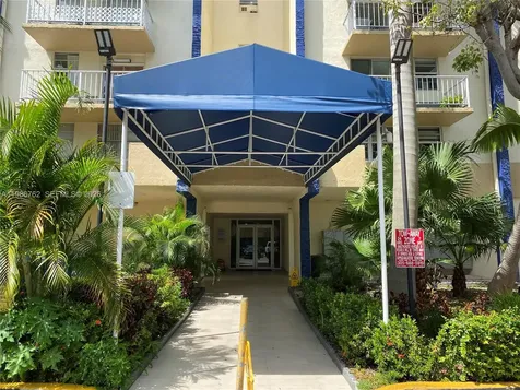 4550 NW 9th Street Miami FL 33126