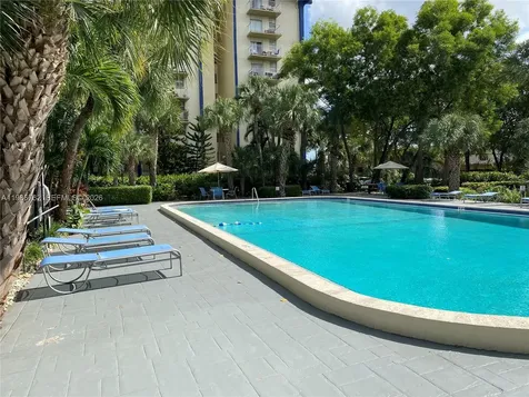4550 NW 9th Street Miami FL 33126