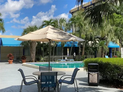 4550 NW 9th Street Miami FL 33126