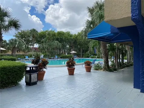 4550 NW 9th Street Miami FL 33126