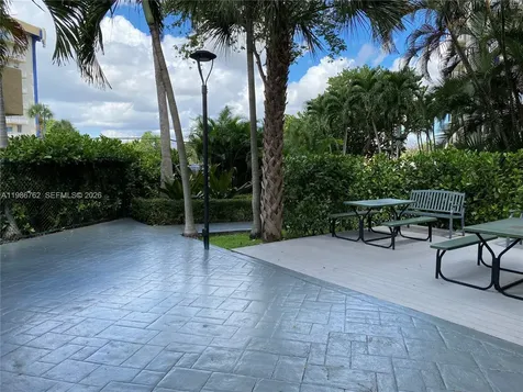 4550 NW 9th Street Miami FL 33126