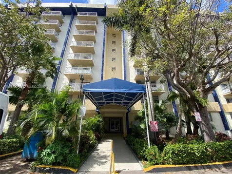 4550 NW 9th Street Miami FL 33126