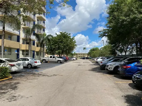 4550 NW 9th Street Miami FL 33126