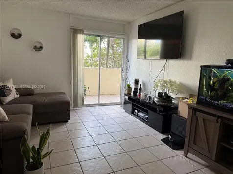 4550 NW 9th Street Miami FL 33126