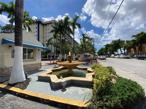 4550 NW 9th Street Miami FL 33126