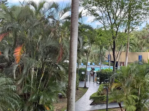 4550 NW 9th Street Miami FL 33126