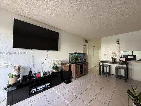 4550 NW 9th Street Miami FL 33126
