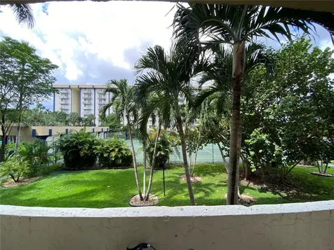 4550 NW 9th Street Miami FL 33126