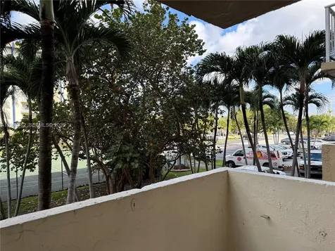 4550 NW 9th Street Miami FL 33126