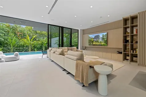 4534 Sheridan Avenue Miami Beach FL 33140