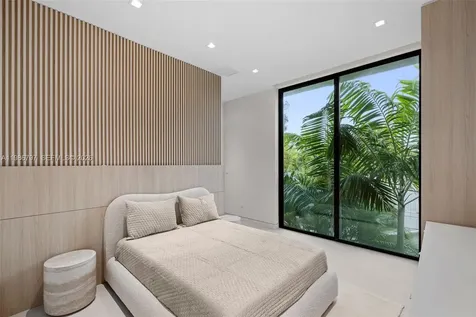 4534 Sheridan Avenue Miami Beach FL 33140