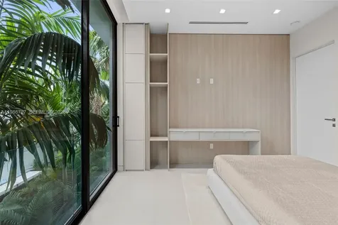 4534 Sheridan Avenue Miami Beach FL 33140