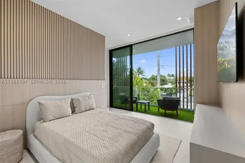 4534 Sheridan Avenue Miami Beach FL 33140