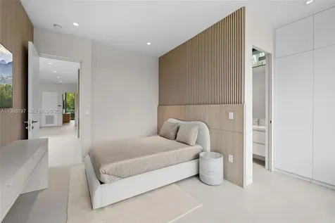4534 Sheridan Avenue Miami Beach FL 33140