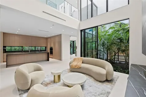 4534 Sheridan Avenue Miami Beach FL 33140