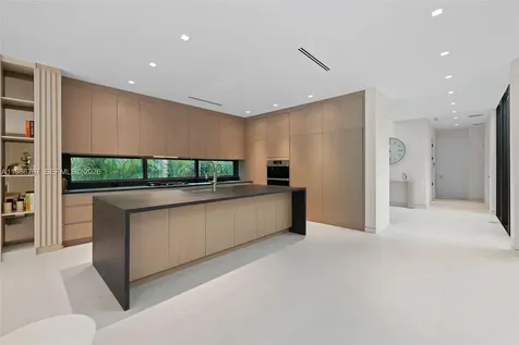4534 Sheridan Avenue Miami Beach FL 33140