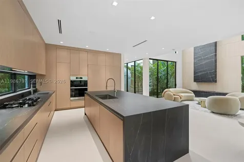 4534 Sheridan Avenue Miami Beach FL 33140