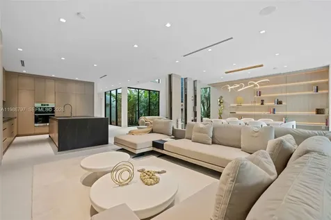 4534 Sheridan Avenue Miami Beach FL 33140