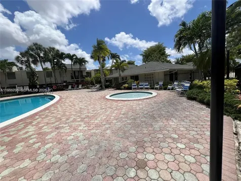 8307 SW 142nd Avenue Miami FL 33183