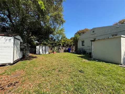 521 NW 48th Street Miami FL 33127