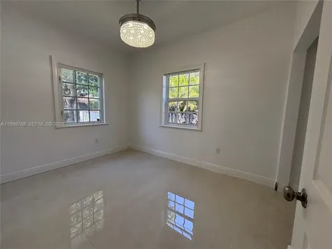 521 NW 48th Street Miami FL 33127