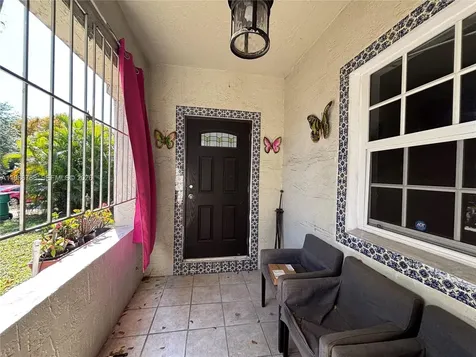 521 NW 48th Street Miami FL 33127