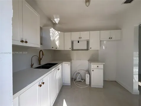 521 NW 48th Street Miami FL 33127