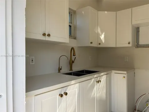 521 NW 48th Street Miami FL 33127
