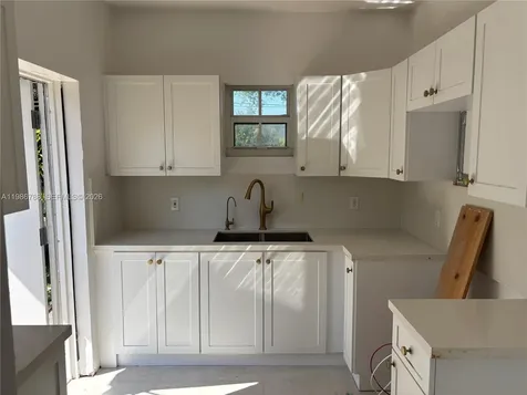 521 NW 48th Street Miami FL 33127
