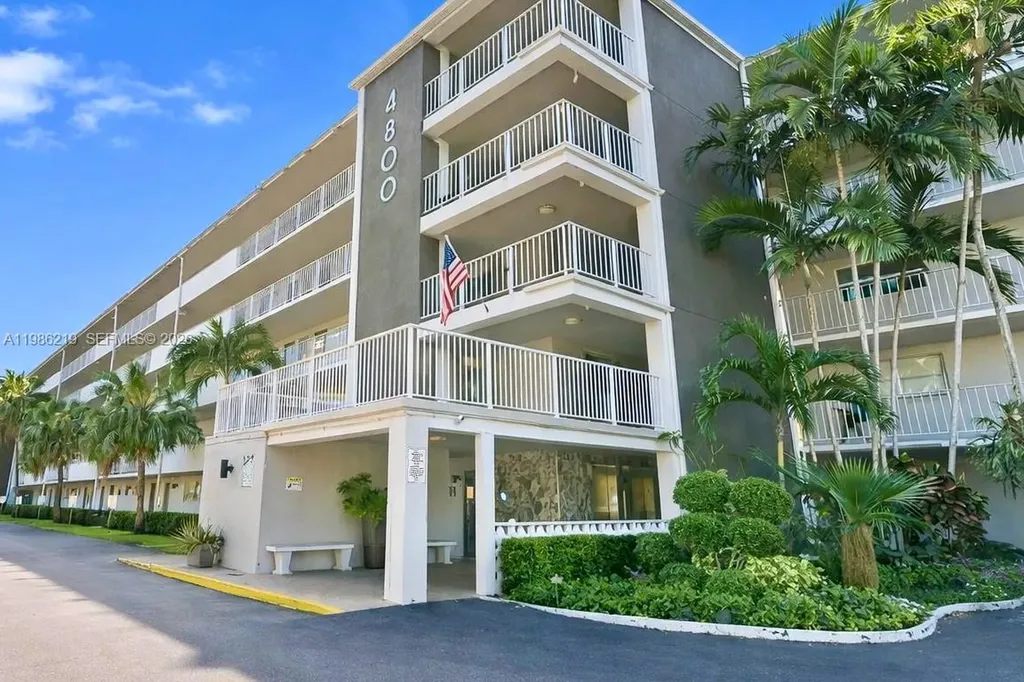 4800 Hillcrest Lane Hollywood FL 33021
