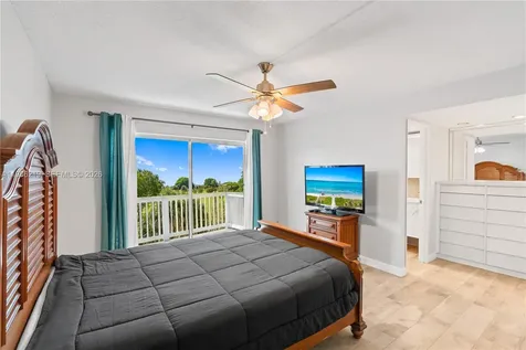 4800 Hillcrest Lane Hollywood FL 33021