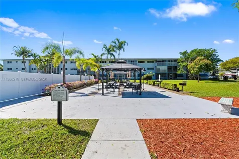 4800 Hillcrest Lane Hollywood FL 33021