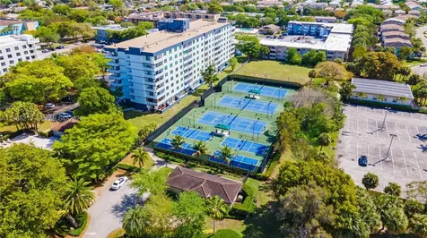 4800 Hillcrest Lane Hollywood FL 33021