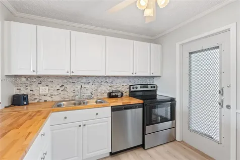 4800 Hillcrest Lane Hollywood FL 33021