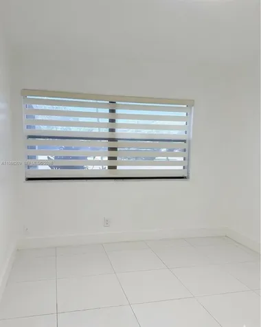 220 Lakeview Drive Weston FL 33326