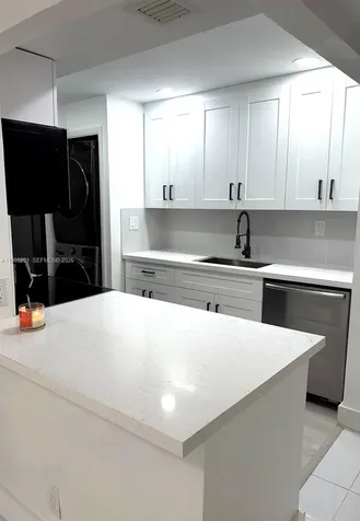 220 Lakeview Drive Weston FL 33326
