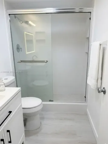 220 Lakeview Drive Weston FL 33326
