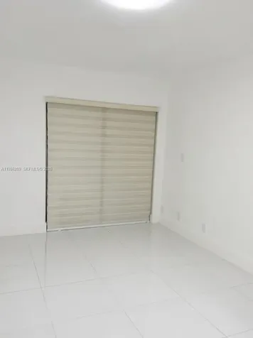 220 Lakeview Drive Weston FL 33326