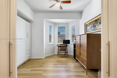 2870 Pine Tree Drive Miami Beach FL 33140