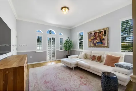 2870 Pine Tree Drive Miami Beach FL 33140