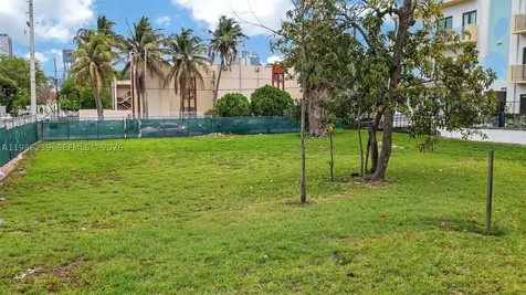 244 NW 7th Avenue Miami FL 33128