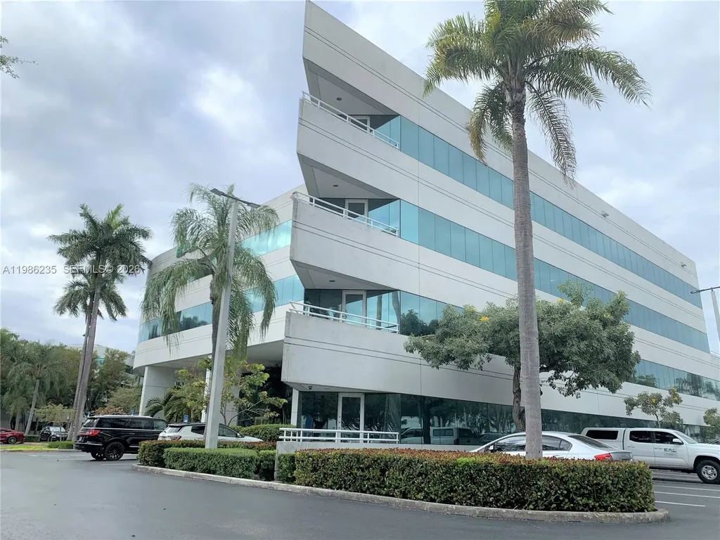 5959 Waterford District Drive Miami FL 33126