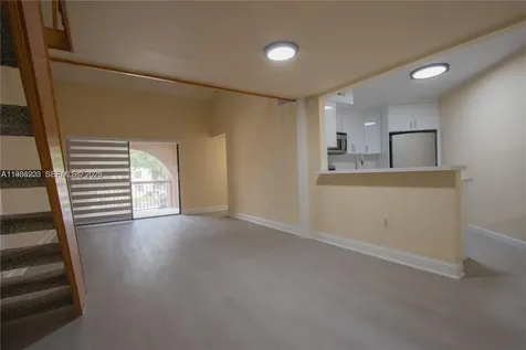 10233 NW 9th St Circle Miami FL 33172