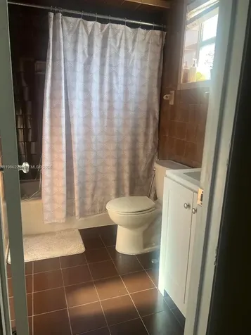 6620 W 2nd Court Hialeah FL 33012
