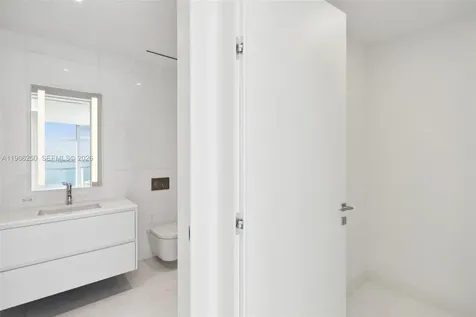 300 Biscayne Boulevard Way Miami FL 33131
