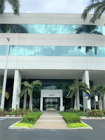 5959 Waterford District Drive Miami FL 33126